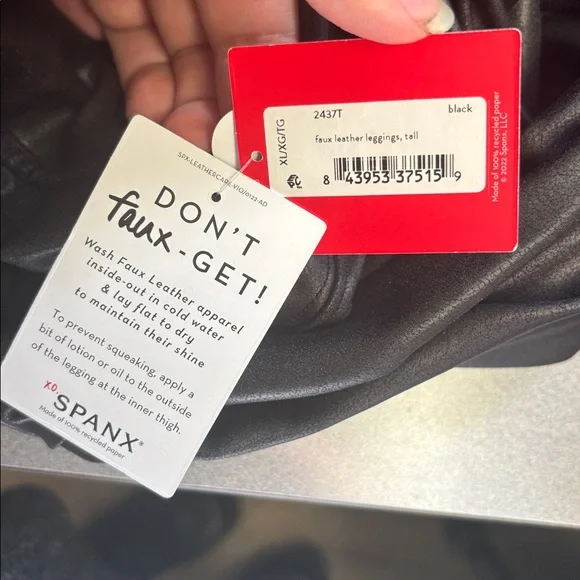 SPANX Shiny Black Leggings - Picture 6 of 7